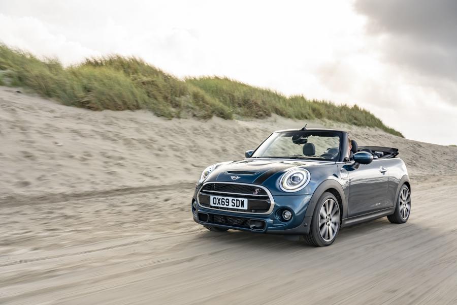  Mini Cooper S Cabrio Sidewalk (F57) 2020 года  (WW) (фото 11 из 53)